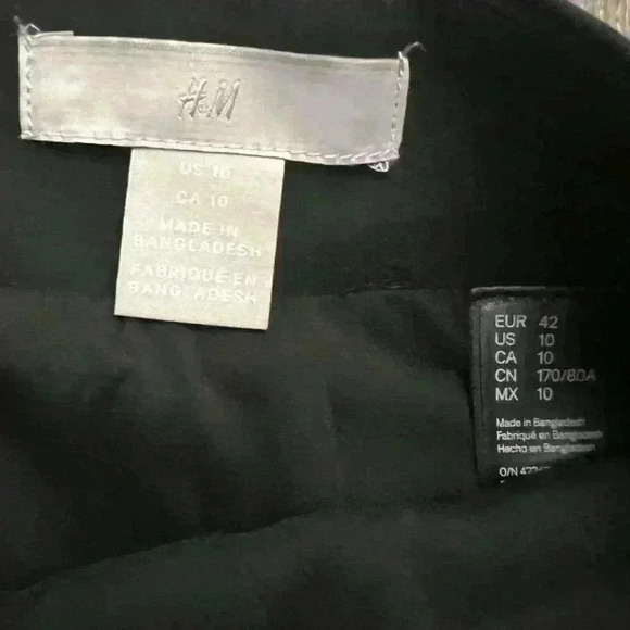 H&M BLACK SKIRT - Picture 3 of 3